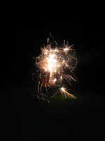 fireworks3.jpg (22347 bytes)